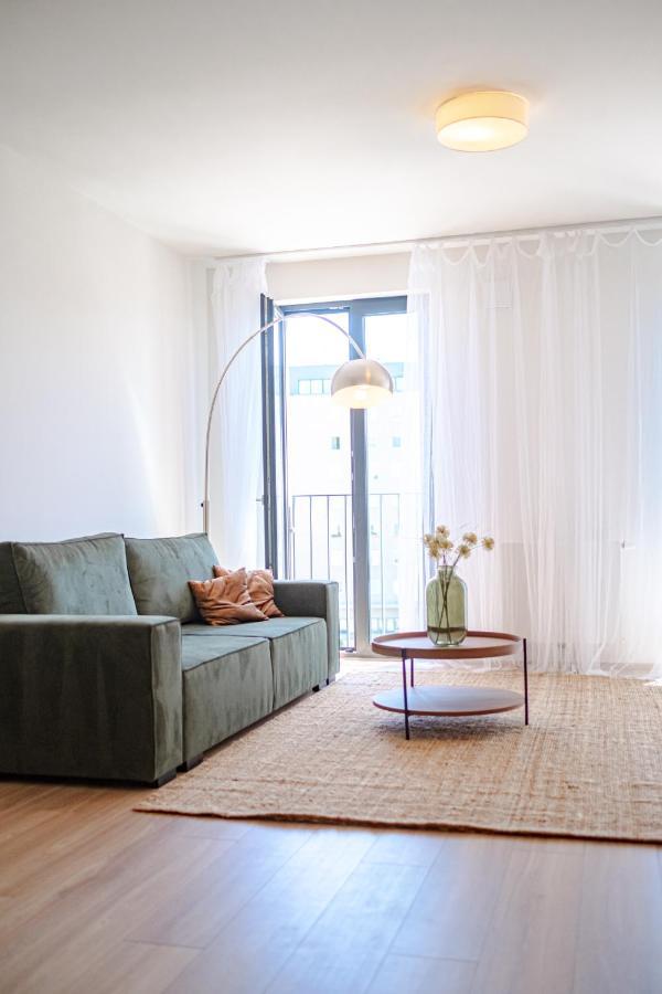 Newly Built Apartment In Vibrant Neighbourhood Prag Exteriör bild