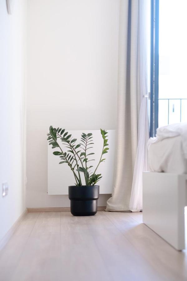Newly Built Apartment In Vibrant Neighbourhood Prag Exteriör bild